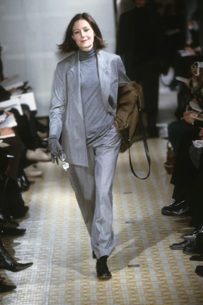 Look 12